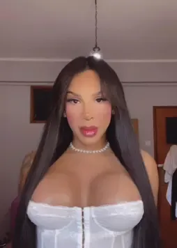 Izabelle – Travestis Damaia
